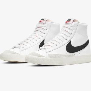 Women’s Nike Blazer Mid ‘77 size 7